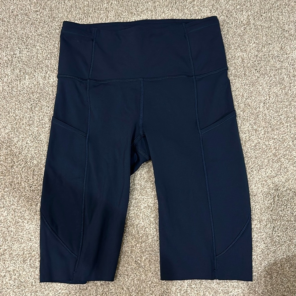 Lululemon Fast & Free HR 10” short navy size 4